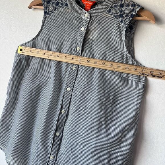 Women’s sleeveless blue blouse light fabric striped floral line design S. - Picture 8 of 12